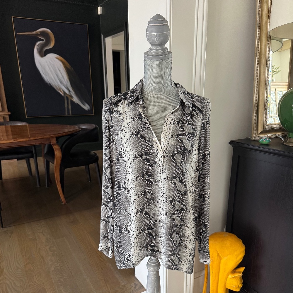 Gorgeous Elizabeth and James Silk Snakeskin Print Blouse, Sz M